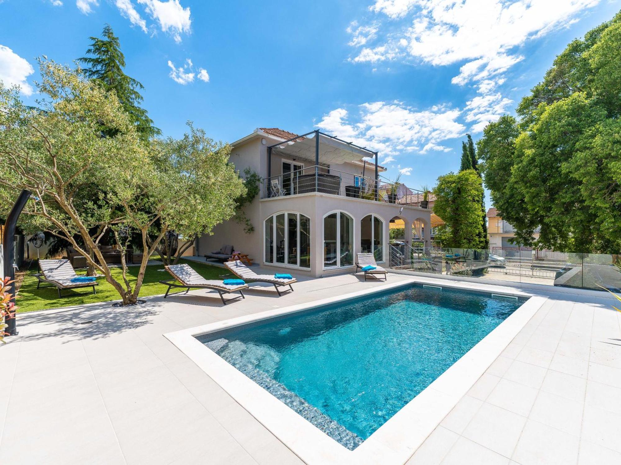 Villa B&D Zadar For The Complete Pleasure Of Vacation !Heated! Private Pool! Green Oasis In The Center Of Zadar, 100M From The Sea Exterior photo